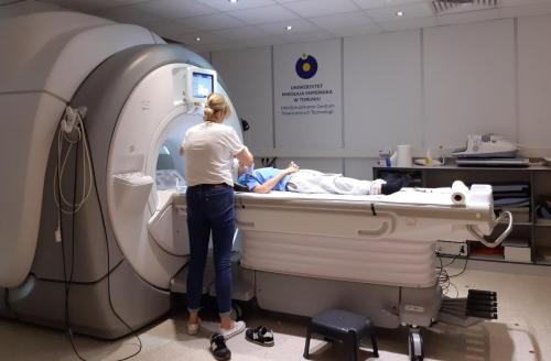 Badania behawioralne i fMRI 